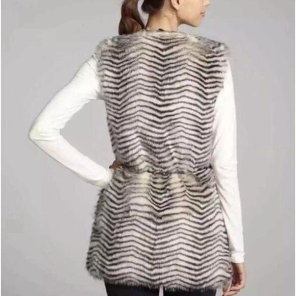 Betsey Johnson Size Small Faux Fur Vest Retro Glamorous Mob Wife Animal Print - Picture 4 of 10